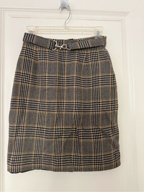 Banana Republic Plaid A-Line Mini Skirt in Black and Tan